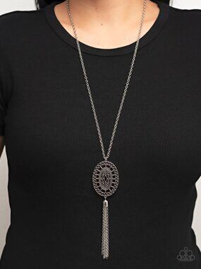 Paparazzi Jewelry Accessories - Whimsically Wistful - Silver Necklace - Vintage